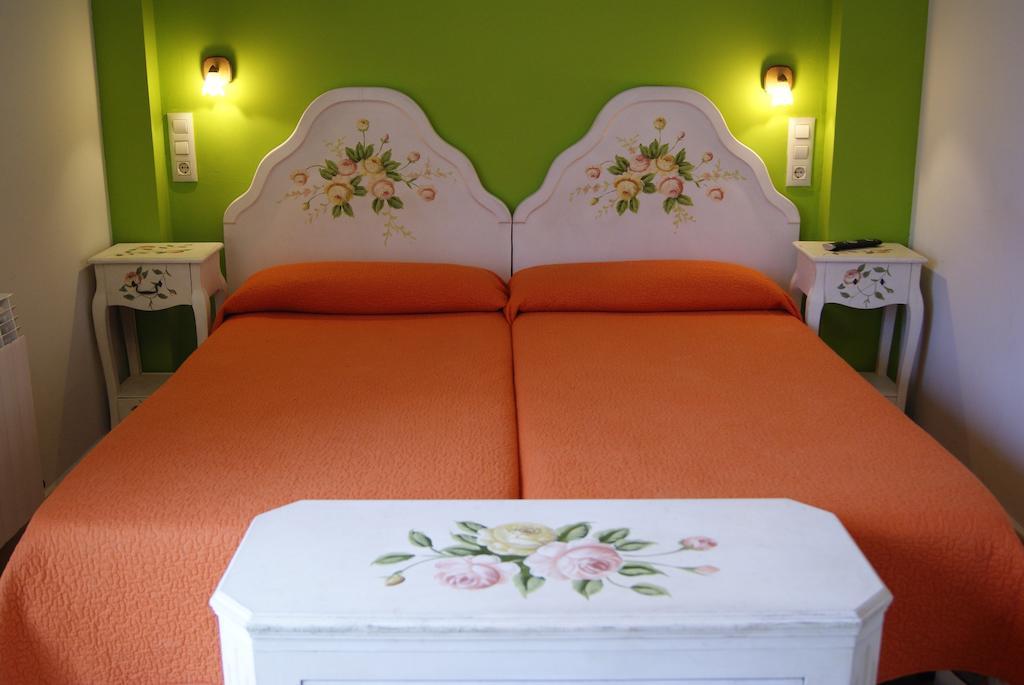 Hostal Penacardena Ихеа Экстерьер фото